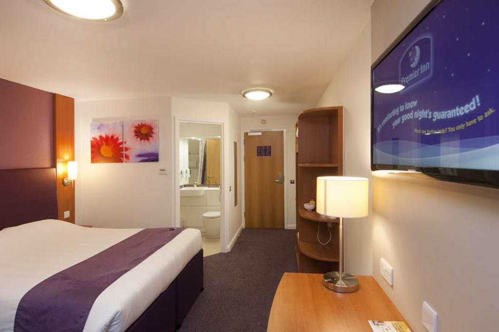 Premier Inn Glenrothes Exterior foto
