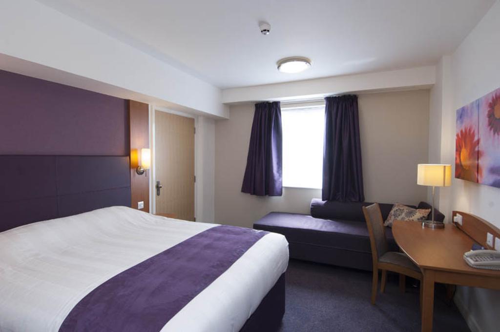 Premier Inn Glenrothes Exterior foto