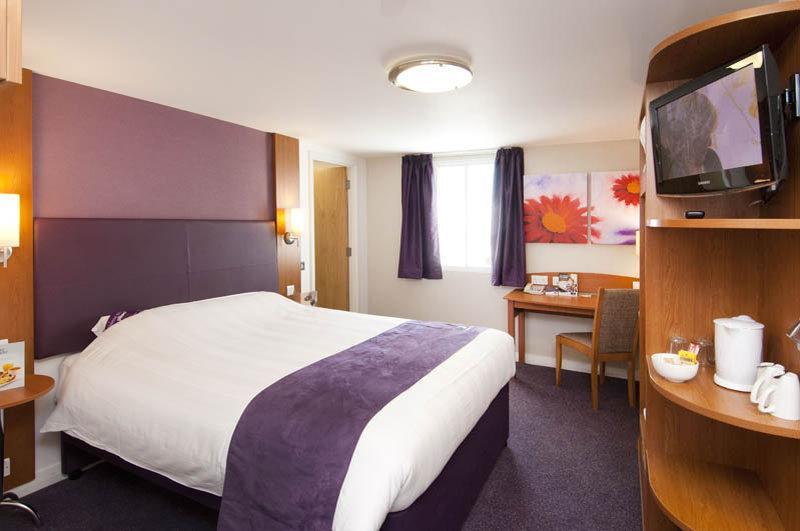 Premier Inn Glenrothes Exterior foto